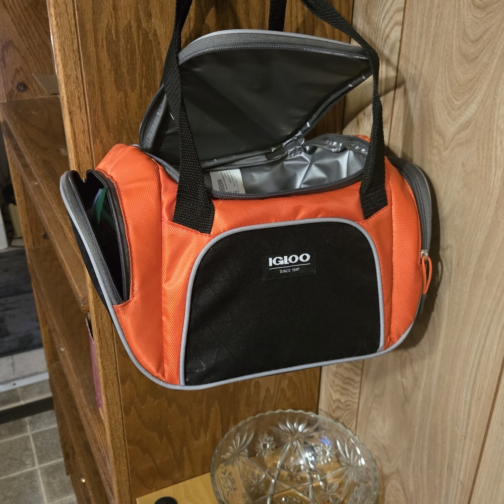 Igloo Insulated Orange and Black Cooler Bag